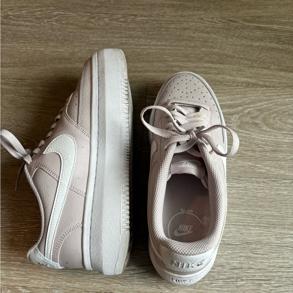 Nike lavender shoes